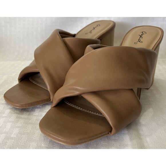 Qupid Shoes - Qupid Strappy Block Heel Sandals Tan Womens 9 Slip On NWOT
